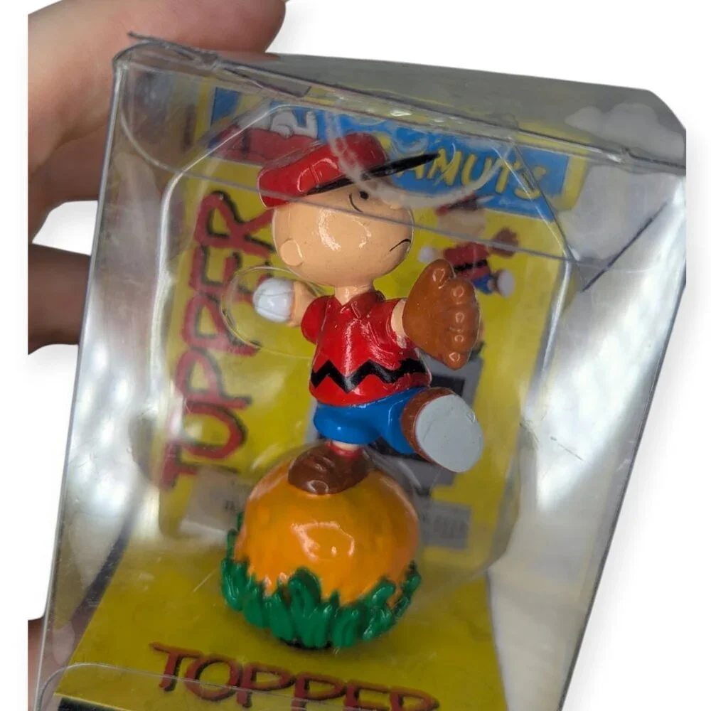 NIB Peanuts Charlie Brown Throwing Baseball Computer Topper